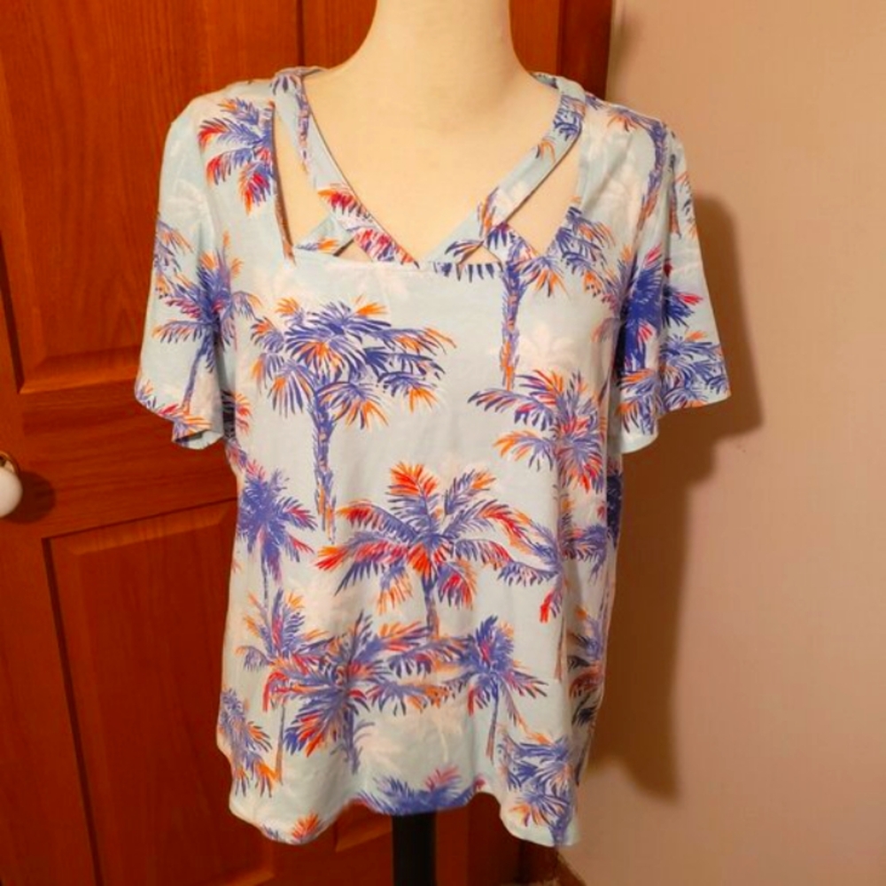 Coral Bay 1X Woman Tee with Cut-Out